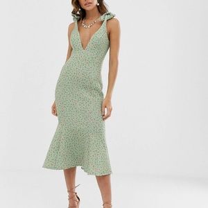 Elegant ditzy floral dress